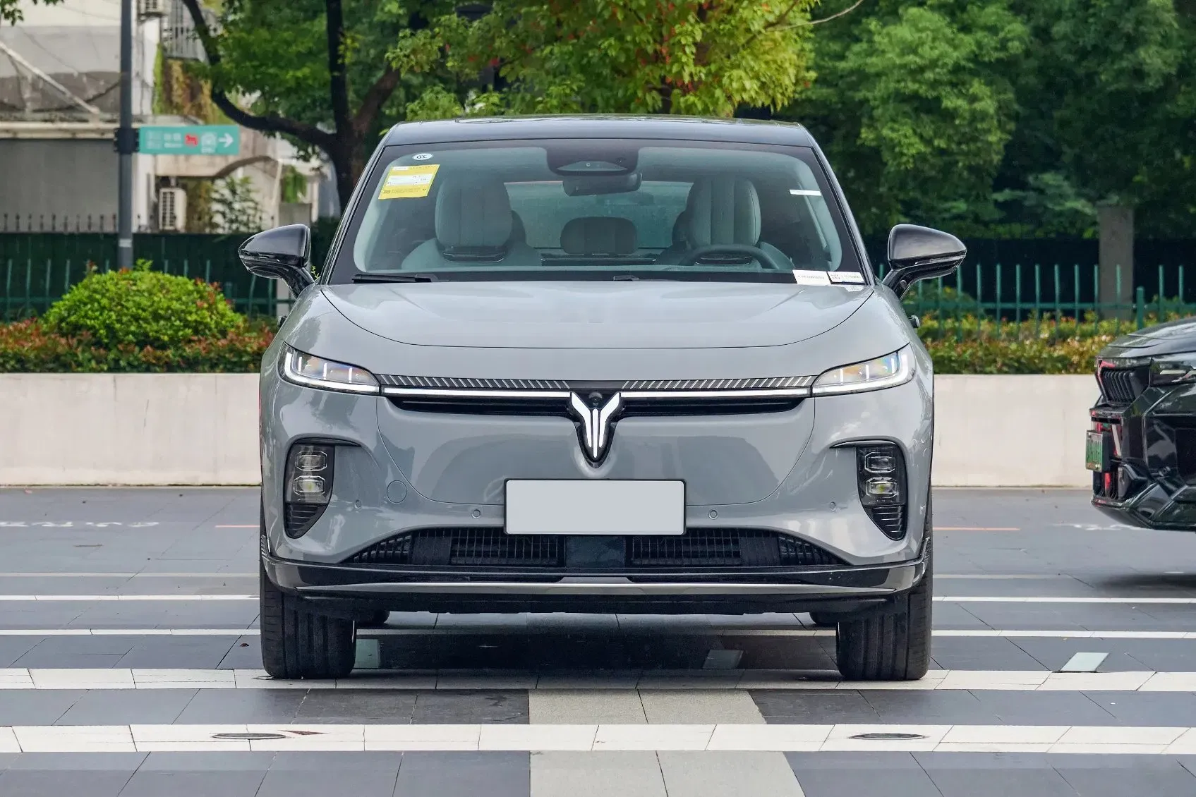 imgi_100_Voyah-Courage-Stylish-SUV-New-Energy-Vehicles-Electrical-Car Voyah Courage Stylish SUV New Energy Vehicles Electrical Car - Image 1
