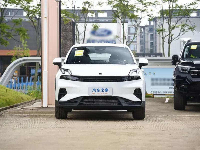 imgi_23_Lynk-Co-Lynk-06-2025-Renew-1-5t-PRO Lynk 06 2026 Renew 1.5t PRO - Image 1