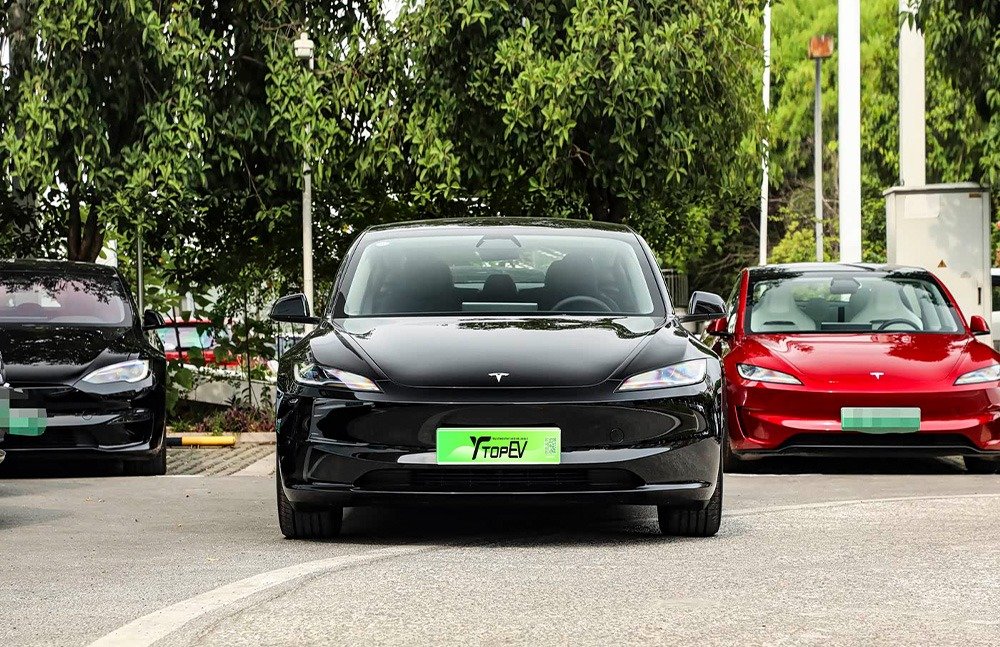 imgi_3_1_3(10) (1) 2026 Tesla Model 3 - Image 1