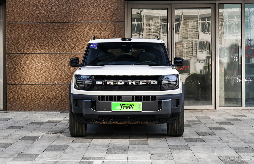imgi_3_1_3(48) Ford Bronco New Energy 2026 BEV - Image 1