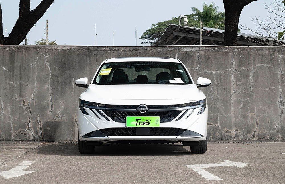imgi_3_1_3(81) (1) Nissan Sylphy 2026 - Image 1