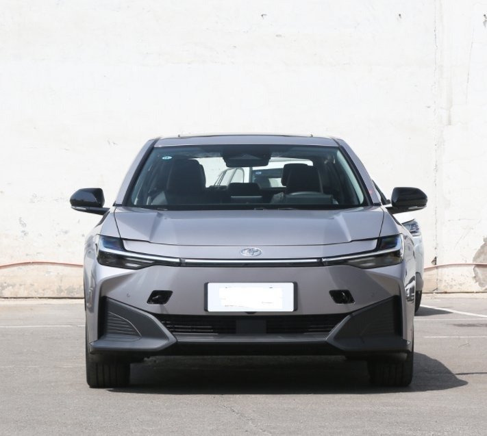 imgi_48_New-Left-Hand-Drive-Vehicles-Toyota-Bz3-Pure-Electric-Vehicle Toyota Bz3 New Energy EV Car - Image 1