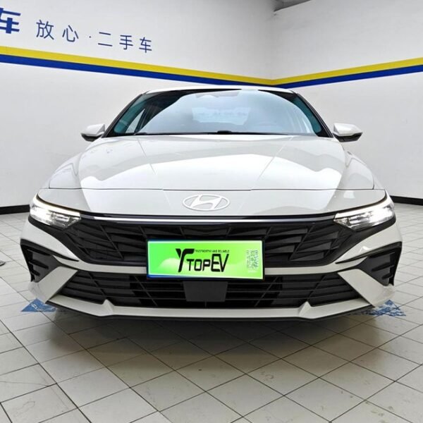 2026 Hyundai Elantra 1.5L CVT LUX Premium Edition