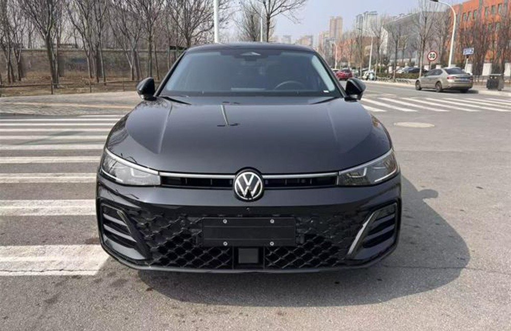 imgi_4_Volkswagen Passat 2 2026 Volkswagen Passat Pro 380TSI Dragon Edition - Image 1