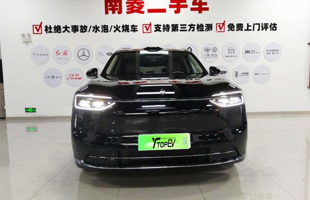 imgi_4_aito m7 2 Aito M7 2026 Model Year, Extended-Range Ultra, 5-Seater, AWD - Image 1
