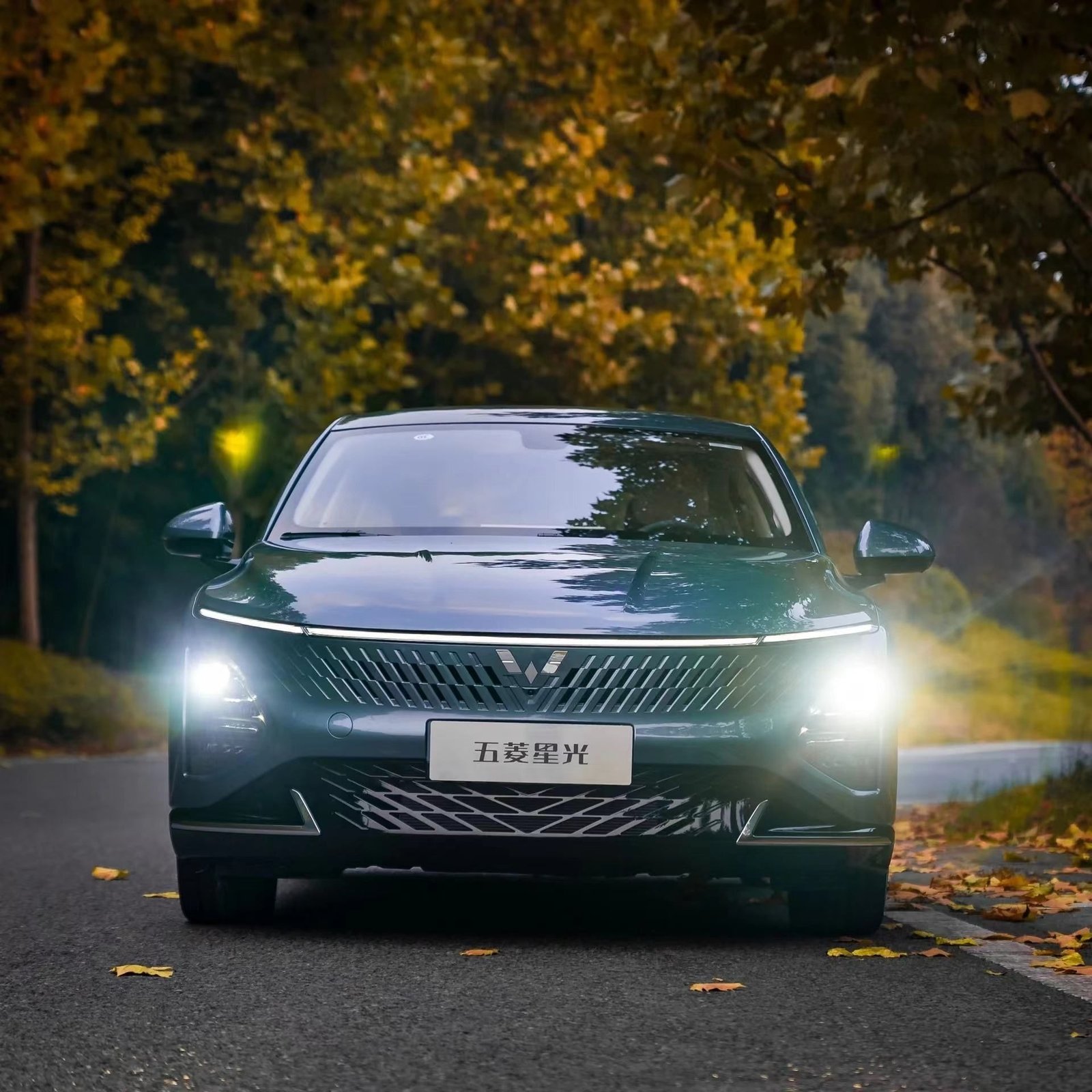 imgi_78_Wuling-Starlight-2024-Xingguang-Phev-Car-1-5L-150km-Sedan 2026 Wuling Starlight 410km EV Sedan Car - Image 1