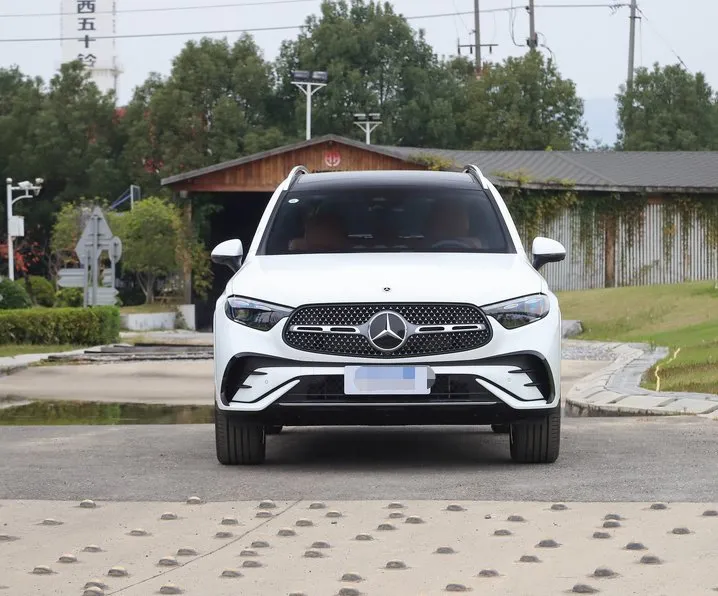 imgi_87_2024-Mercedes-Benz-Glc-Hybrid-SUV-Eco-Friendly-New-Energy-Vehicle 2026 Mercedes Benz Glc Hybrid SUV - Eco-Friendly Vehicle - Image 1