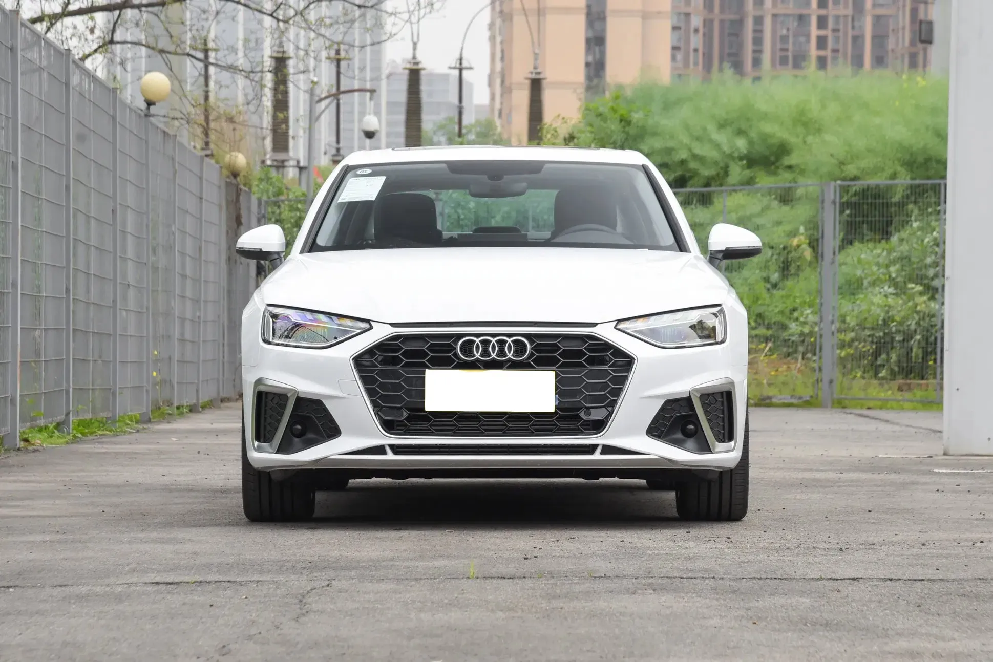 imgi_87_2025-Used-Car-Audi-A4l-China-Luxury-Car-Sedan-Vehicle-for-Sale 2026 Audi A4l Luxury Sedan Car - Image 1