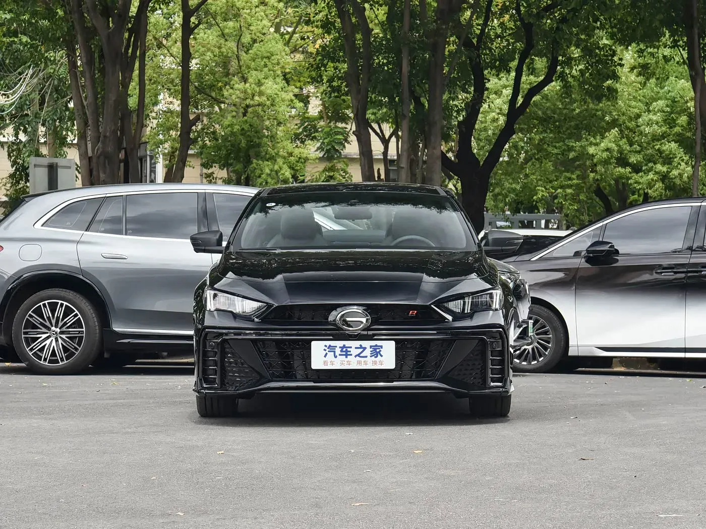 imgi_92_GAC-Trumpchi-Empow-Track-Inspired-Sport-Chassis-Stable-Driving-Family-Sedan-Cars GAC Trumpchi Empow Track-Inspired Sport Chassis Stable Driving - Image 1